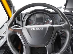Iveco Stralis 420 8x2 / Fiault tow truck body