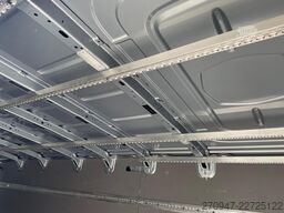 VW Crafter Kasten 35 L4H3 NAV RFK äden