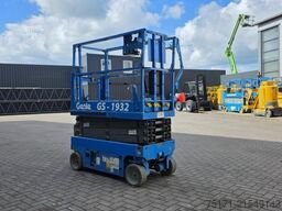 Genie GS1932 Electric, Working Height 7.8 m, 227kg Capac