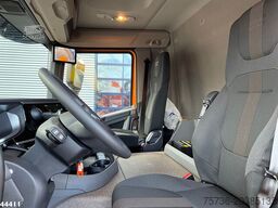 DAF FAQ XD 450 8x2 Euro 6 HMF 28 Tonmeter laadkraan