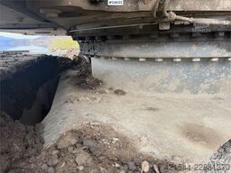 Liebherr R920 LC reduced-tail-swing excavator with GPS, 2 b
