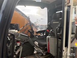 Liebherr R920 LC reduced-tail-swing excavator with GPS, 2 b