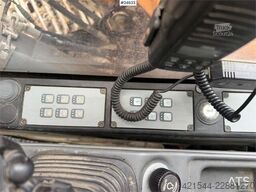 Liebherr R920 LC reduced-tail-swing excavator with GPS, 2 b