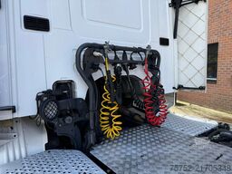 Scania P360 4X2 Slaapcabine 628.367KM Spoilers NL Truc...
