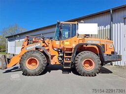 Doosan DL 300