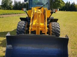 Komatsu WA-95/3. Schaufel-Palettengabel