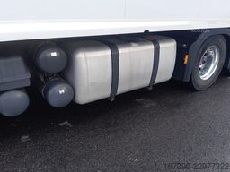 MERCEDES-BENZ Actros 2551L Giga MP5 Koffer LBW 2,5t Lenkachse