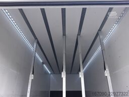 MERCEDES-BENZ Actros 2551L Giga MP5 Koffer LBW 2,5t Lenkachse