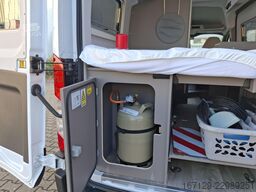 LMC Innovan 592 Ford