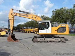 LIEBHERR R930 Belgium Machine