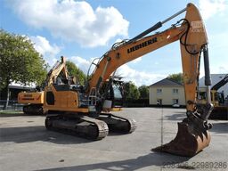 LIEBHERR R930 Belgium Machine