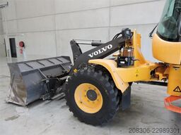 VOLVO L35G + Fork