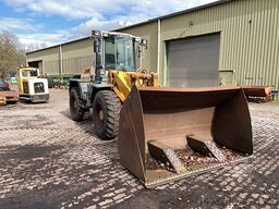 Liebherr L 522 with High-Tipping Bucket