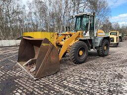 Liebherr L 522 with High-Tipping Bucket