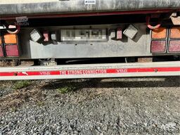 Ekeri box semi-trailer.