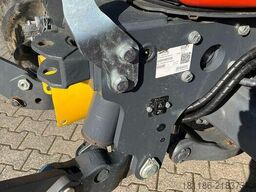 Kubota M7153