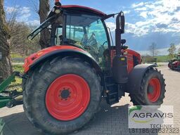 Kubota M7153