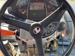 Kubota M7153