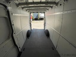 VOLKSWAGEN Crafter Kasten 35 L4H3 Hochdach KAM Navi Klima