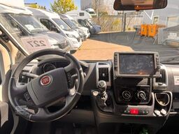 KNAUS Sky TI 700 MEG Silver Selection
