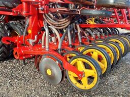 Väderstad Spirit 400 C mit BioDrill