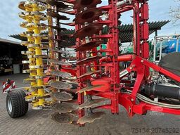 Pöttinger Terradisc 6001T mit APV Streuer