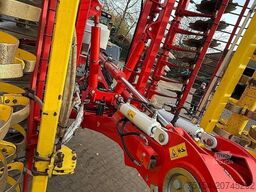 Pöttinger Terradisc 6001T mit APV Streuer
