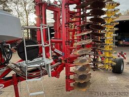 Pöttinger Terradisc 6001T mit APV Streuer