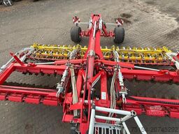 Pöttinger Terradisc 6001T mit APV Streuer