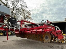 Pöttinger Terradisc 6001T mit APV Streuer