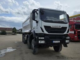 IVECO Trakker 450
