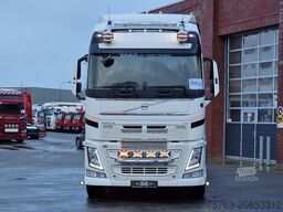 Volvo FH 13.540 Globetrotter 8x4/4 - HIAB Multilift 2...