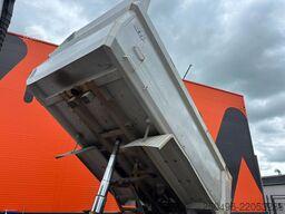 Volvo FH 540 6x4 RETARDER / TANDEM AXLE LIFT / BOX L=...