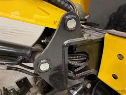  Gunter GG1050 Mini Excavator – 28 hours – Trailer