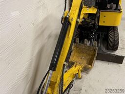  Gunter GG1050 Mini Excavator – 28 hours – Trailer