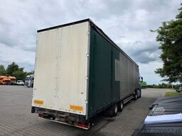 SCHWARZMÜLLER Jumbo mit Bordwänden und Schwanenhals