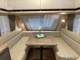 HOBBY De Luxe 495 WFB Modell 2025 / 1800 Kg Achse