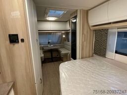 HOBBY De Luxe 495 WFB Modell 2025 / 1800 Kg Achse