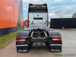 Volvo FH 16 750 6x4  GCW 80 ton / RETARDER / HYDRAULI...