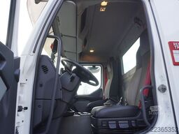 Renault C320 P4x2 E6 / Fassi 5.6 t / Range 8 m /