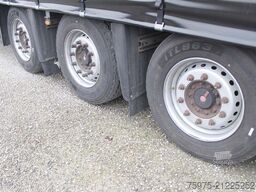 Schmitz Cargobull semirimorchio centinato varios usato