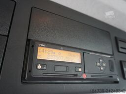 Mercedes-Benz Arocs 2633 flatbed truck / Crane FASSI