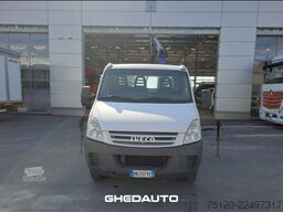 IVECO 35C15 - CASSONE + GRU