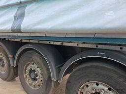WIELTON ca 49 cbm Getreidekipper Unfall mit Kornschieber