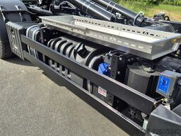 iveco Euro Cargo 180E32 4x2 Abrollkipper Teleskoparm