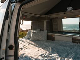 Volkswagen California Camper | 2 Betten 4 Schlafplätze | Küchenzeile + Dachbett