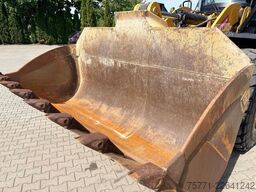 Caterpillar 950M ŁADOWARKA KOŁOWA