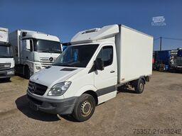Hladilni dostavnik Mercedes Benz Sprinter 319  Kühlkoffer