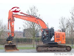 Hitachi ZX225 USRLC-6 | ROTOTILT | BUCKET | GOOD CONDITION