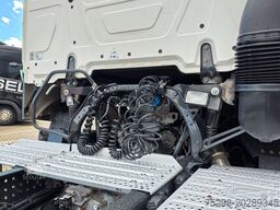 MERCEDES-BENZ Actros 1843